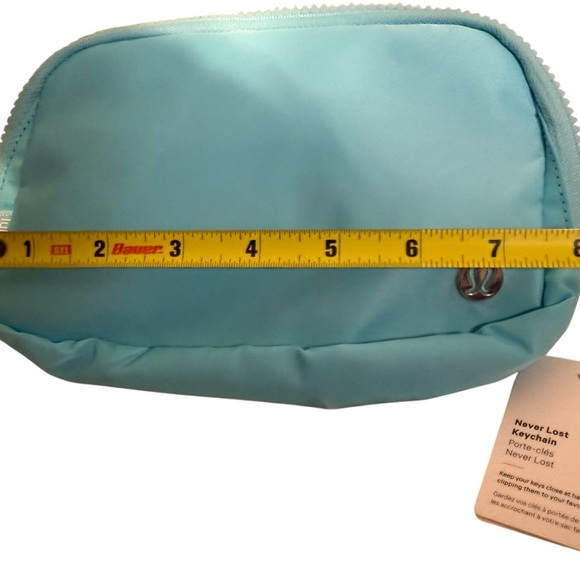 NWT Lululemon Everywhere Belt Bag – Bright Blue - Picture 6 of 7